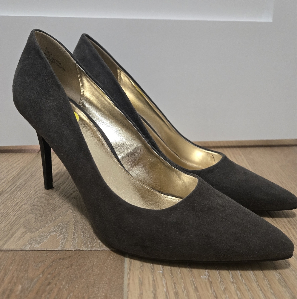Madeline Gray Heels with Sleek Stiletto Design